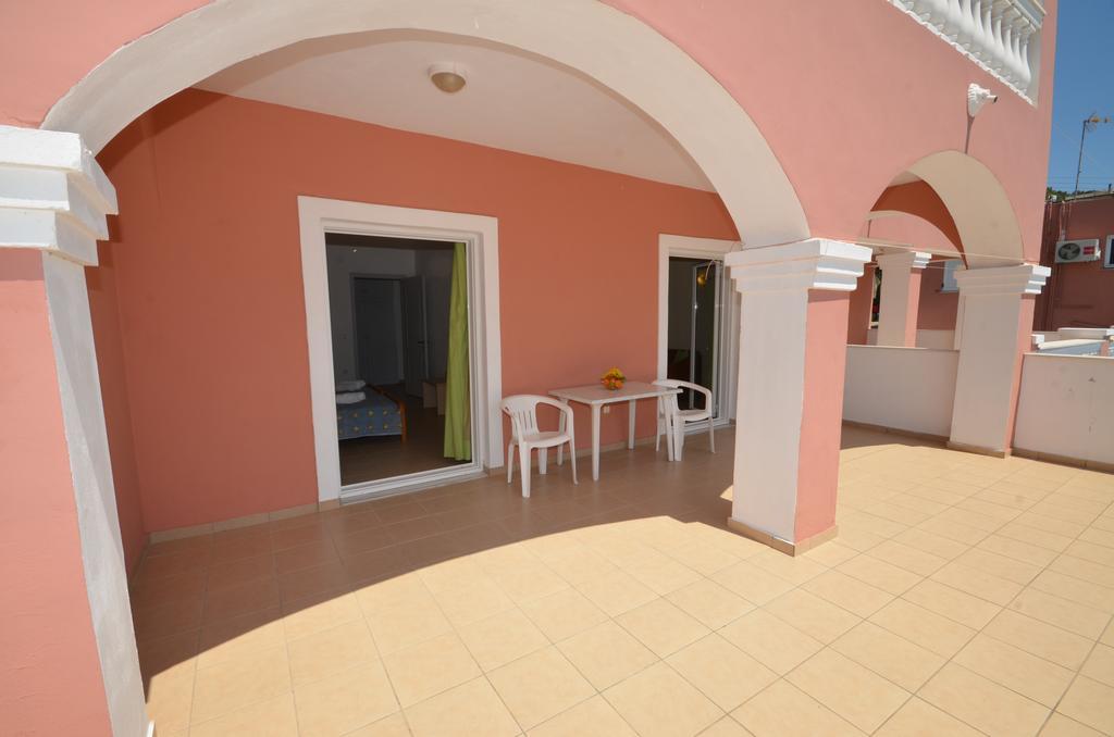 Paradiso Hotel Sea View And Pool Suites Ipsos Corfu Exteriér fotografie